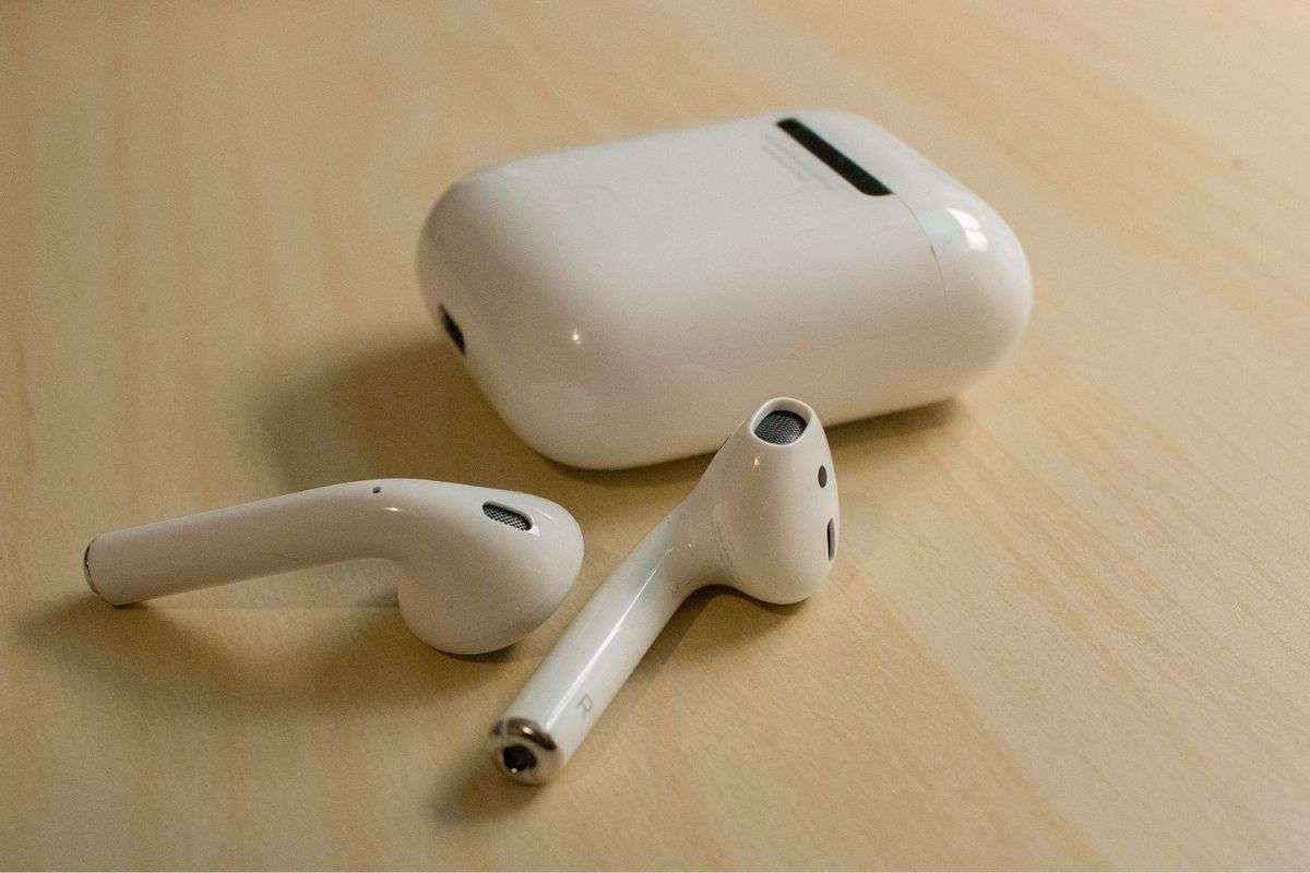 Earbuds Cleaning Tips