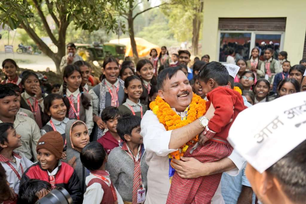 Up News: &Quot;रोजगार दो–सामाजिक न्याय दो&Quot; पदयात्रा के चौथे दिन कूरेभार से कटका तक उमड़ा जनसैलाब, भर्ती घोटालों पर Aap नेता संजय सिंह का सरकार पर हमला 1 27A148Be 43Cf 40Ed B7A9 C10C44793019