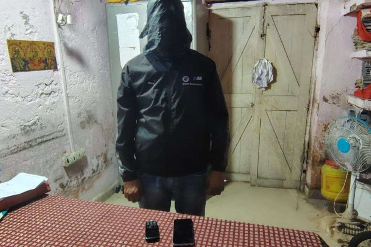 Accused AIMIM leader Farooq Raza