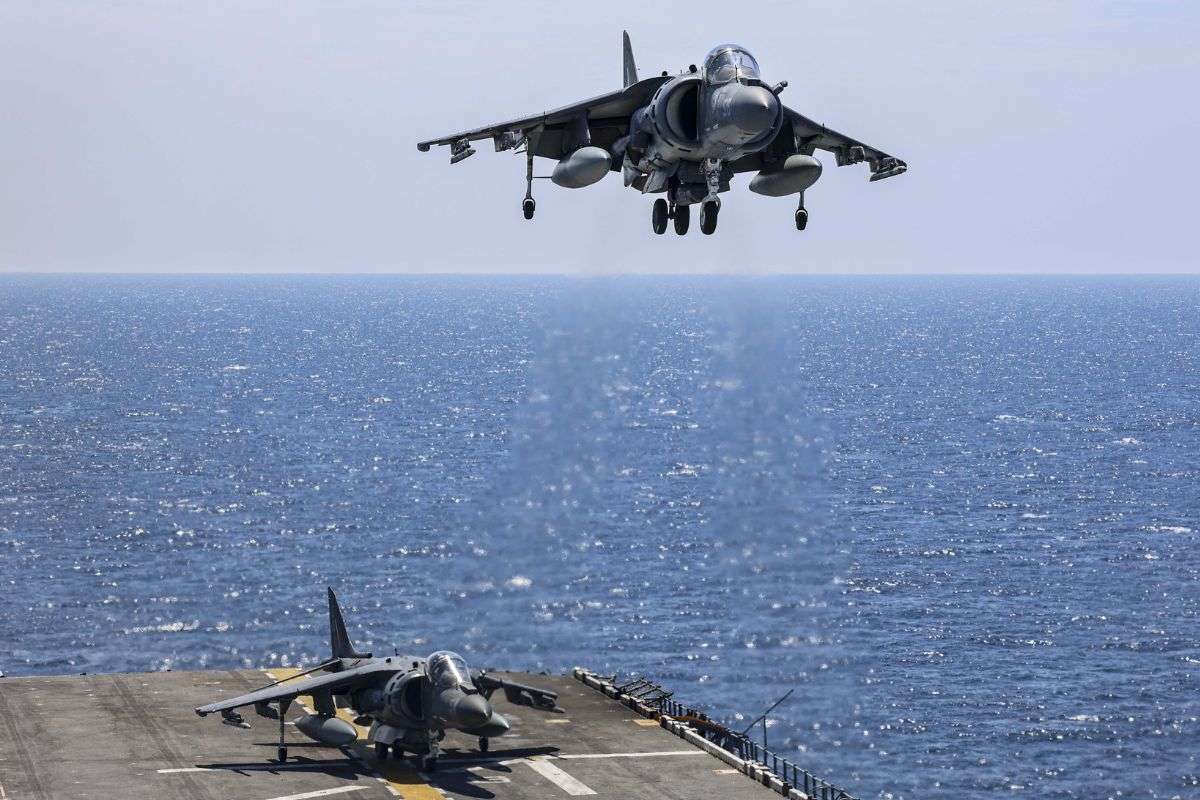 Av 8B Harrier At Us Navys Uss Iwo Jima
