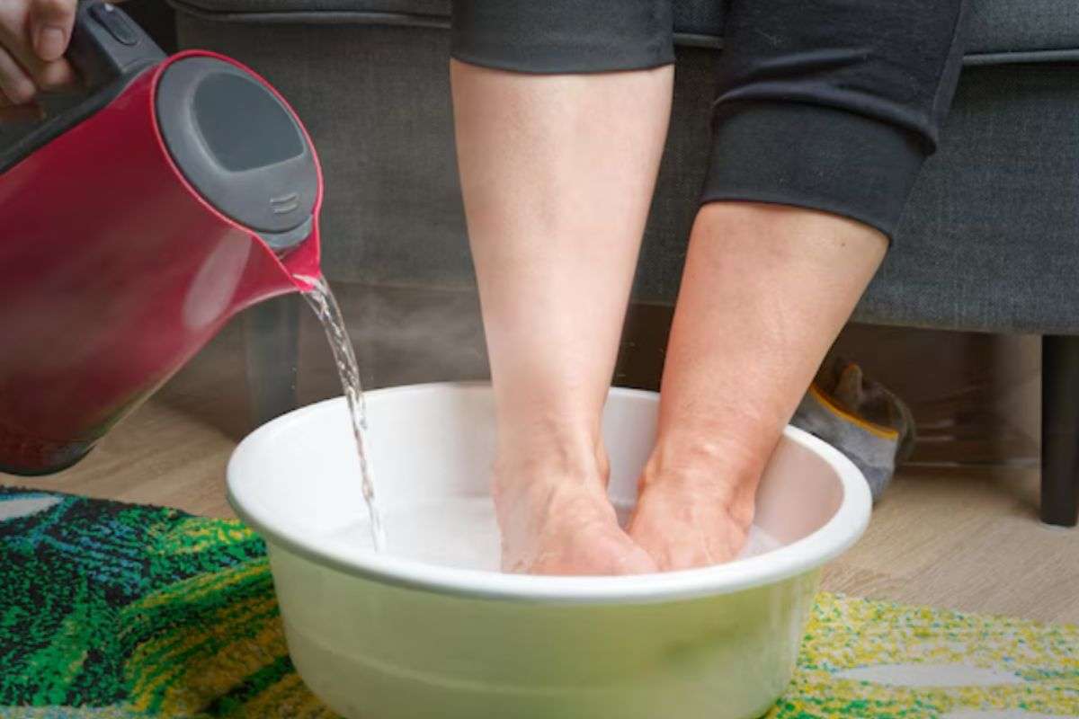 Benefits of soaking your feet in salt water