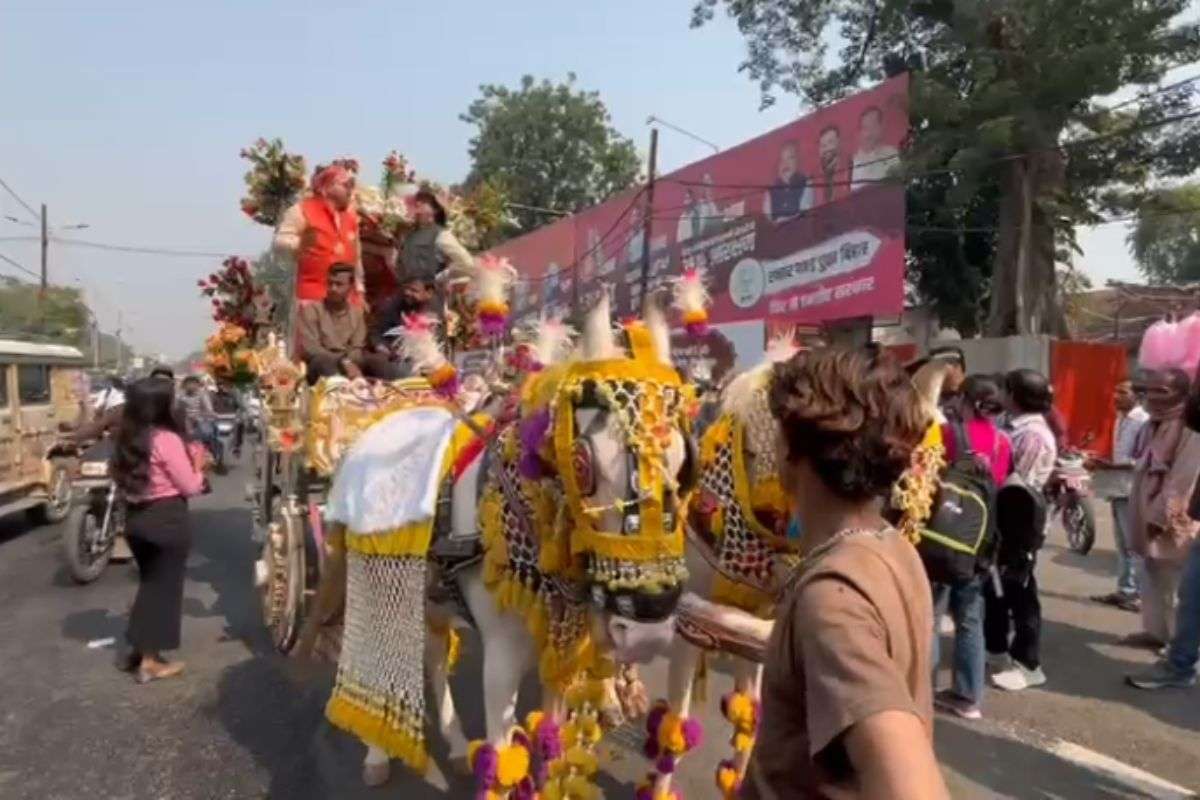Actor Phool Singh arrived with Vijay Rath