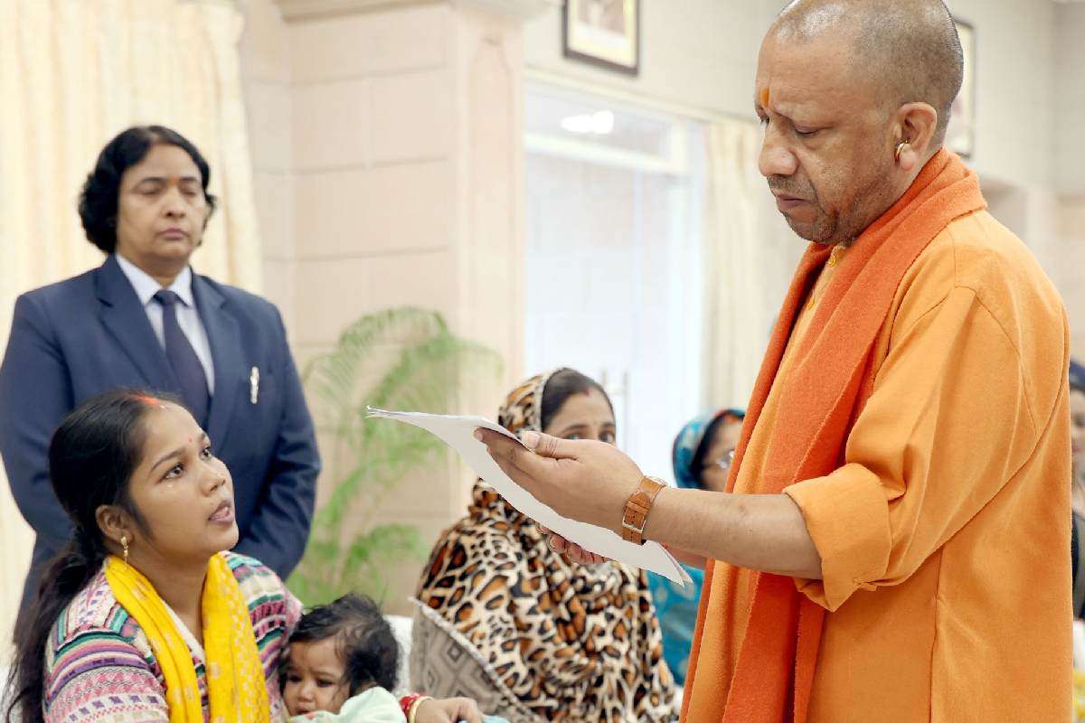 CM Yogi in Janta Darshan