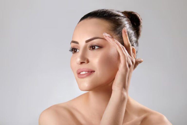 Coconut Oil for Eyebrows: पतली आइब्रो से हैं परेशान, तो नारियल तेल लगाकर इसे बनाएं घने, सुंदर व चमकदार  