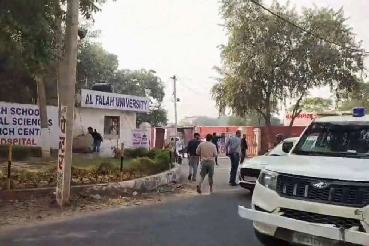 Crime Branch Police vehicle at Faridabad