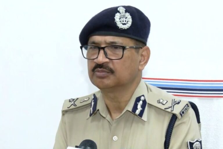 Bihar Election 2025 : वोटिंग से पहले बिहार में हाई अलर्ट, DGP ने दिया प्रिवेंटिव डिटेंशन के तहत गिरफ्तारी का आदेश