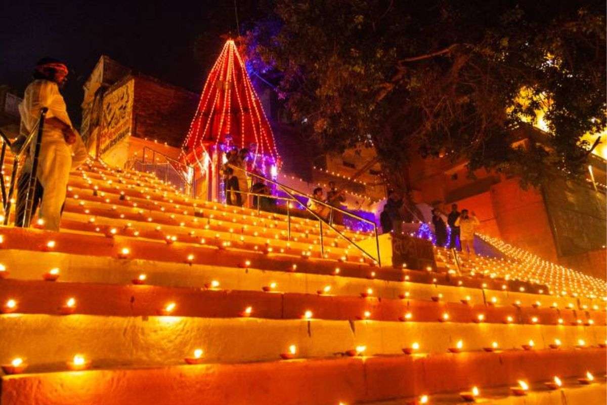 Dev Deepawali 2025 worshipping lord shiva