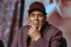 जब धर्मेंद्र ने कहा था, अभिनेता को हमेशा अभिनेता ही रहना चाहिए, हेमा को राजनीति में जाने से भी रोका था