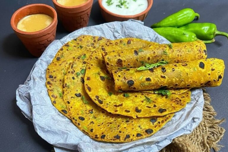 Methi Thepla Recipe for Breakfast: नाश्ते में बनाएं परफेक्ट गुजराती मेथी थेपला – पढ़ें आसान रेसिपी