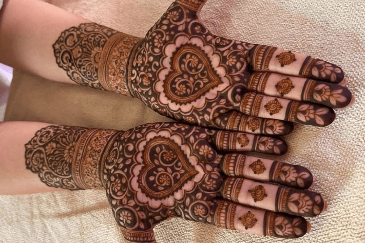 Heart Shape Mehndi Pattern