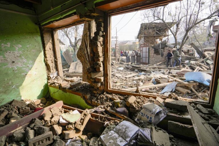 Delhi Blast: आतंकी उमर नबी के घर को IED से उड़ाया, देखें वीडियो