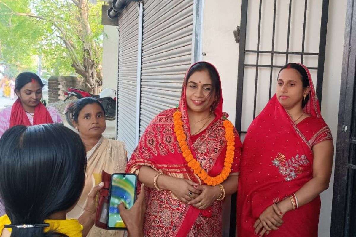In Sherghati wives of candidates are taking charge of campaign