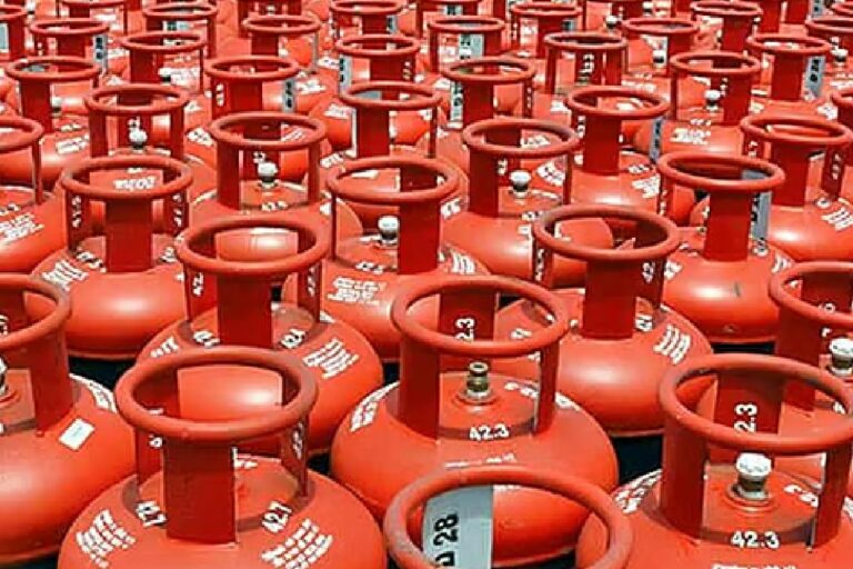 रसोई गैस सिलेंडर जल्द होंगे सस्ते, भारत ने एलपीजी आयात के लिए किया 1 साल का समझौता