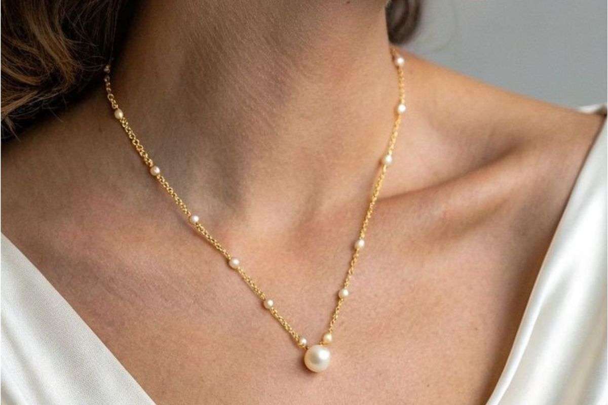 Latest Layered Necklace Styling Tips 1