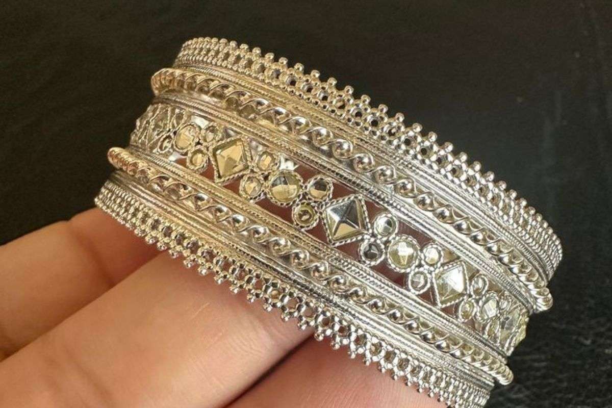 Latest Silver Bichiya Designs: पैरों की सुंदरता बढ़ाएं चांदी की इन ट्रेंडिंग बिछिया डिजाइन से 5 Latest Silver Bichiya Designs 2 1