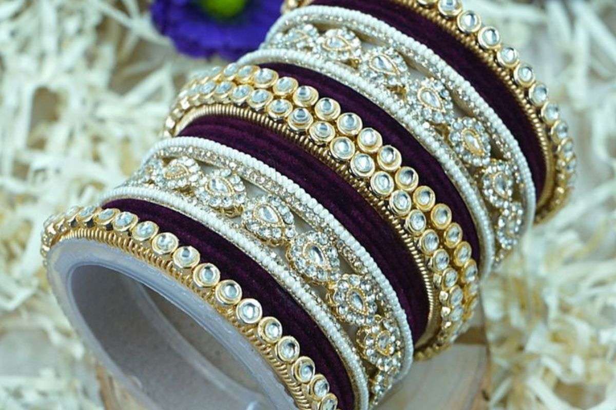 Latest Velvet Bangles Designs For Brides: शादियों से लेकर पार्टी तक, हर मौके पर परफेक्ट 2 Latest Velvet Bangles Designs For Brides 1 1