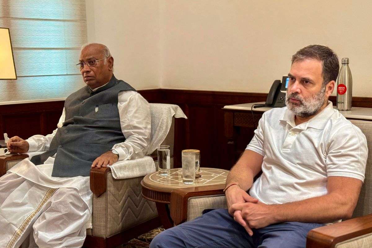 Mallikarjun Kharge and Rahul Gandhi