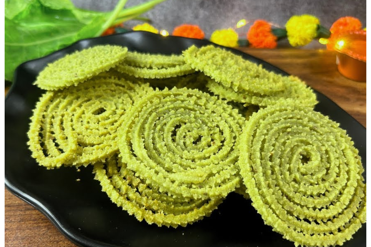 Methi Chakli Recipe in Hindi