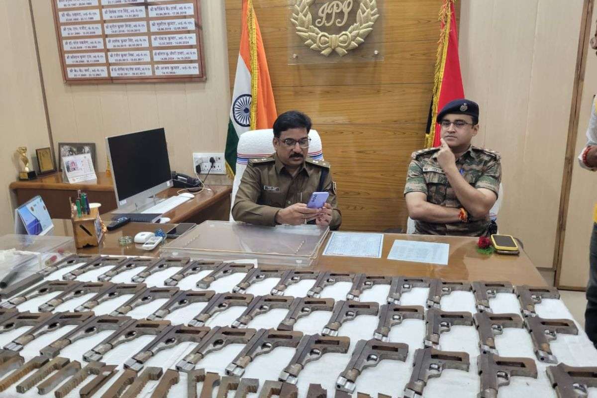 Mini gun factory busted in lakhisarai 6 arrested