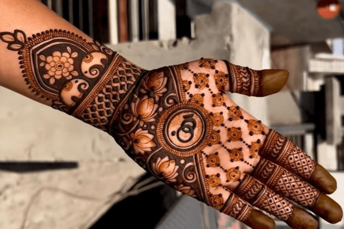 Minimal Bridal Mehndi for Ring Ceremony