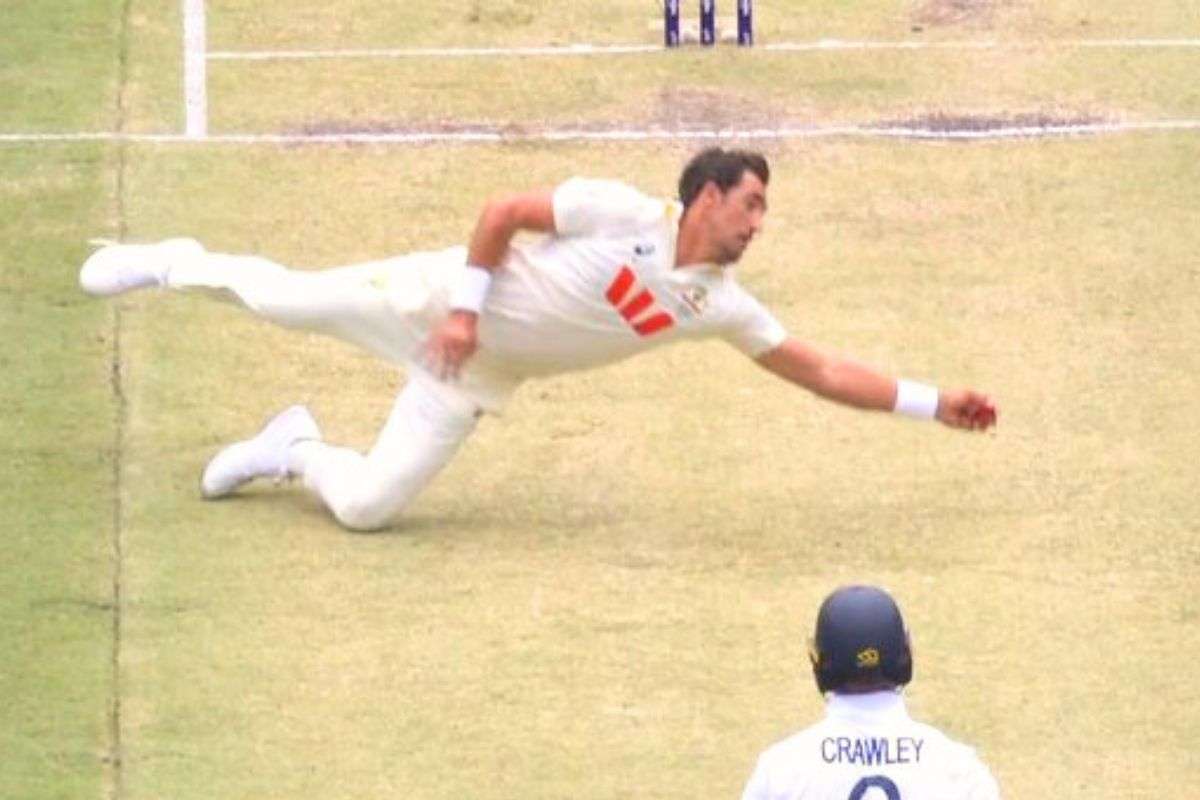 Mitchell Starc Stunning Catch in Ashes 2025 Perth Test