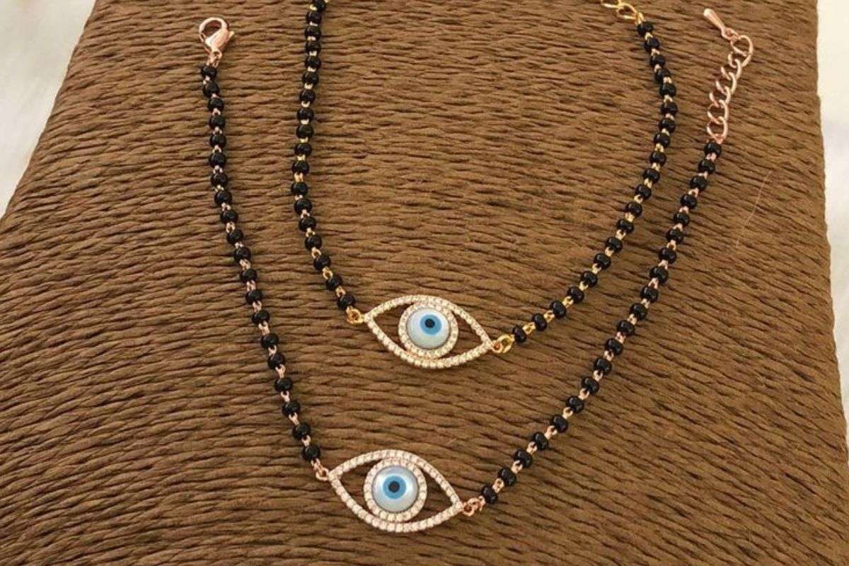 Modern Minimalist Silver Mangalsutra Design 4