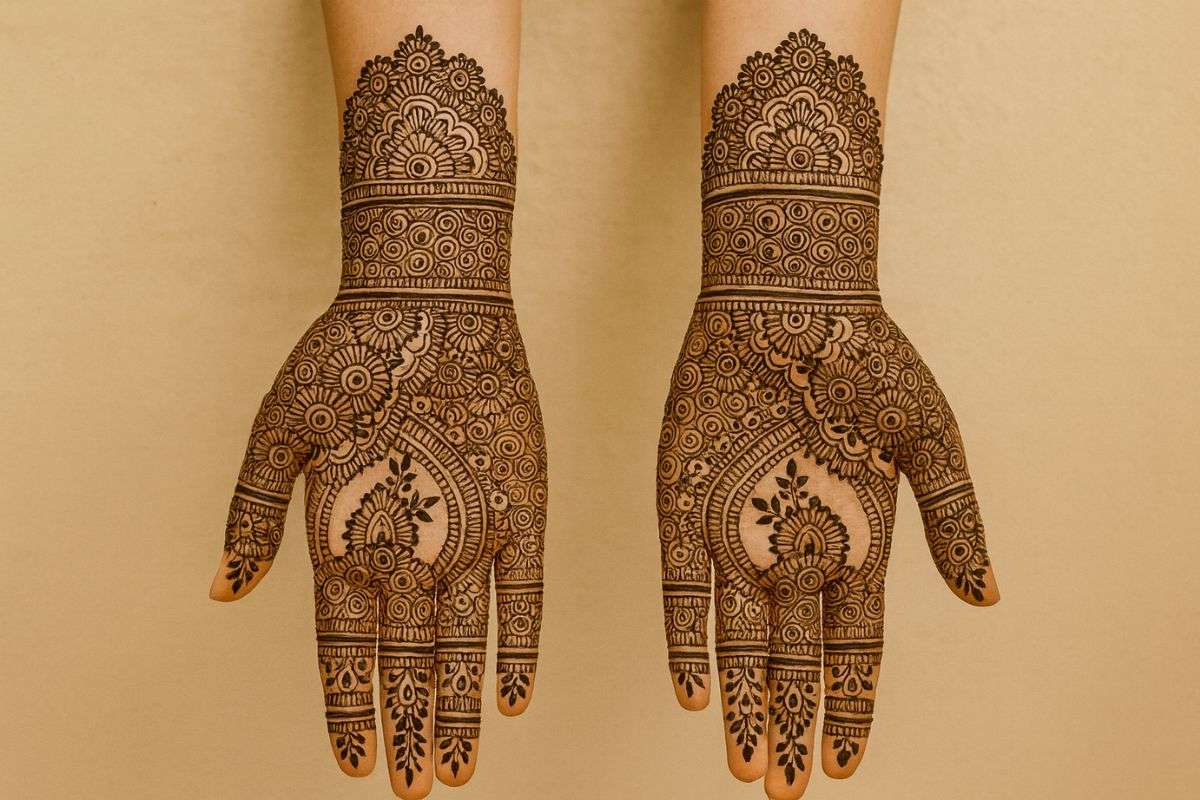 Mehndi Design: सगाई हो या शादी, दुल्हन की सहेलियां ट्राई करें ये Ai ट्रेंडी मेहंदी डिजाइन्स, खूबसूरती में आएगा डबल ग्लो 4 Palm Mehndi Designs