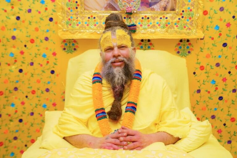 Premanand Ji Maharaj Tips: ऐसे करें ठाकुरजी को प्रसाद अर्पित, प्रेमानंद जी ने बताया भगवान को भोग लगाने का सही तरीका