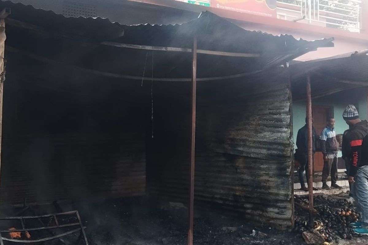 Shops Gutted In Bagodar Giridih Jharkhand News