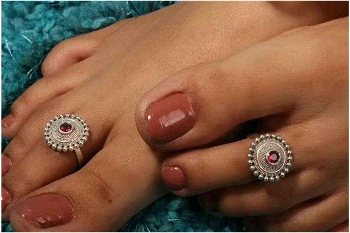 Silver Toe Ring Design 1