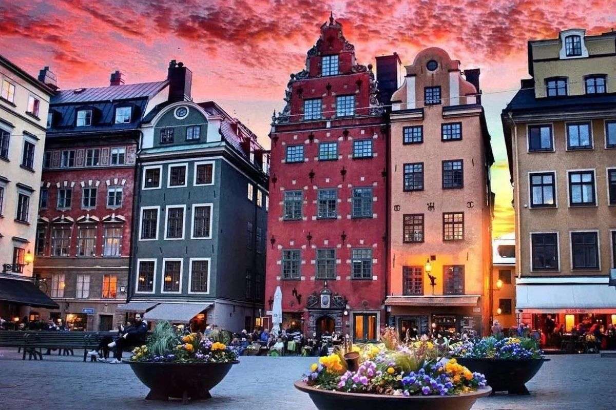 यह यूरोपीय देश बना दुनिया का पहला कैशलेस नेशन, होता है 99% से ज्यादा ट्रांजैक्शन बिना नोट और सिक्कों के 2 Stockholm Sweden