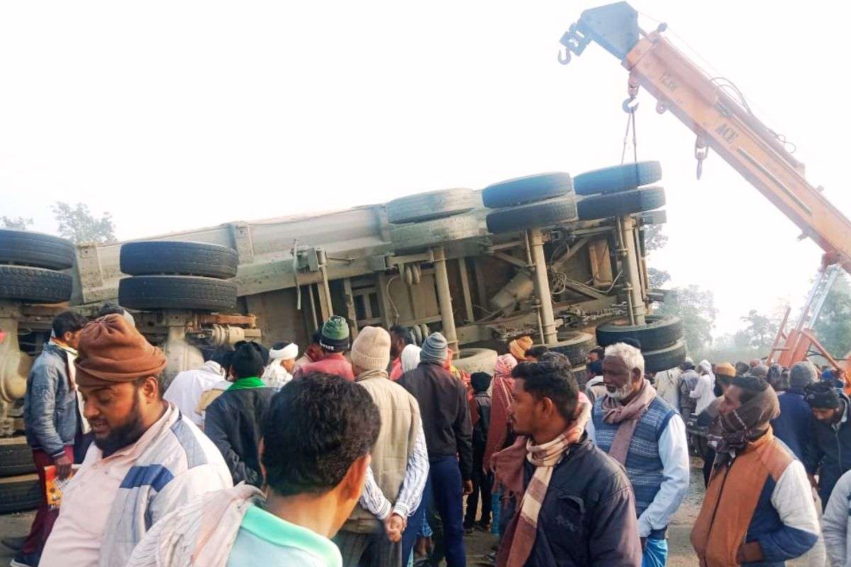 Trailers Overturned In Jharkhand Ranka Road Jam Crane