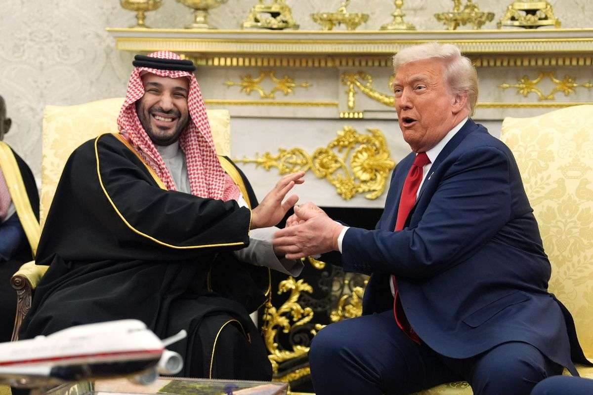 Donald Trump welcomes MBS at White House.