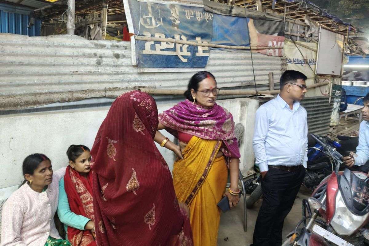 Victim woman in red saree
