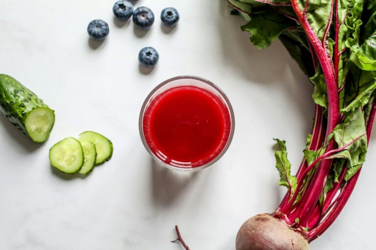 Beetroot Juice Benefits: सुबह-सुबह चुकंदर का जूस क्यों माना जाता है हेल्थ का पावर डोज? फायदे जानकर रह जाएंगे दंग