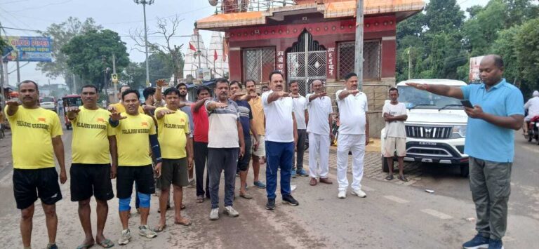 रन फॉर यूनिटी के तहत पुलिस पदाधिकारी व युवाओं ने लगायी दौड़