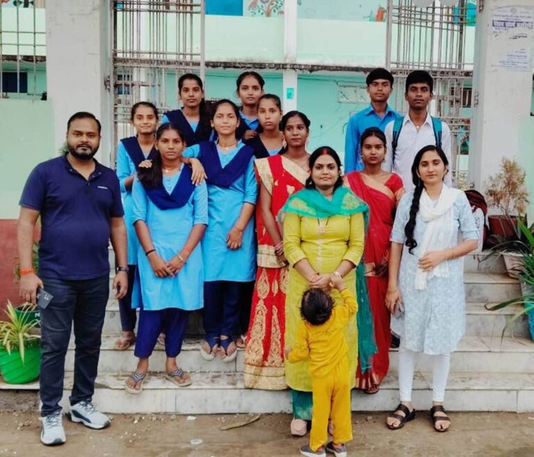 रोल प्ले व लोकनृत्य में छात्र-छात्राओं ने लहराया परचम