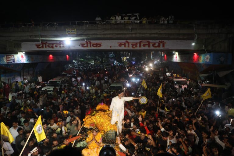 मोहनिया में प्रशांत किशोर ने किया रोड शो, गीता देवी के समर्थन में मांगा वोट