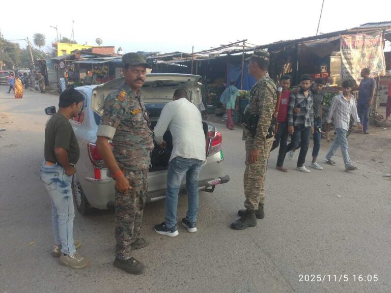 पुलिस व अर्धसैनिक बलों ने संयुक्त रूप  से चलाया सर्च अभियान