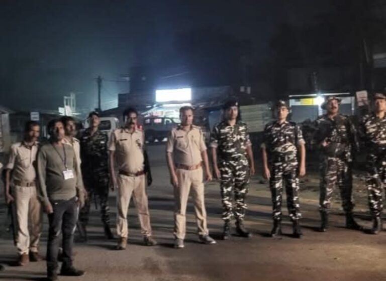 एसएसबी व पुलिस ने की संयुक्त गश्ती