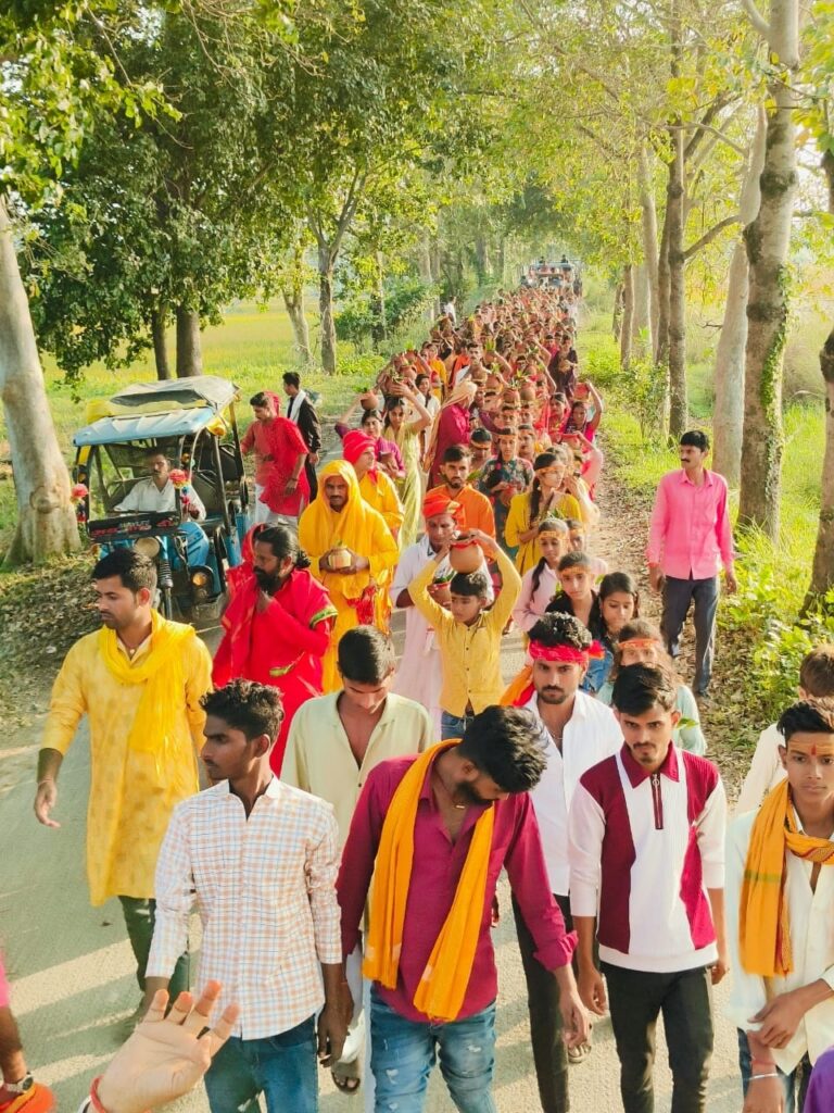 Motihari: सहस्त्रचंडी महायज्ञ को लेकर निकली जलयात्रा