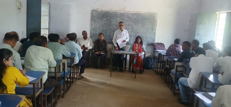 स्कूलों में नियमित रूप से मध्याह्न भोजन का करें संचालन : बीइइओ