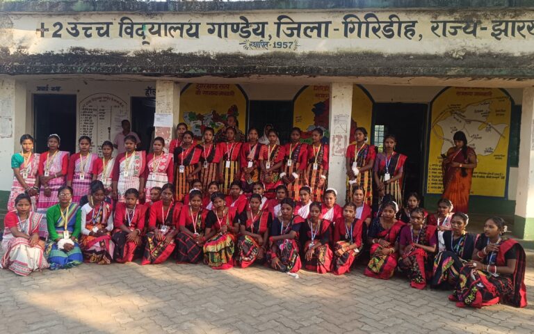 Giridih News :रजत जयंती पर प्लस टू उवि में सांस्कृतिक कार्यक्रम