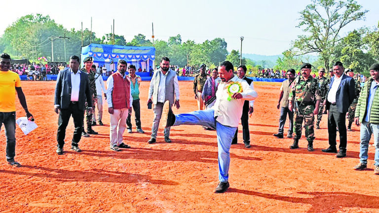 Chaibasa News : एवर ग्रीन क्लब को हराकर ‘आओ कभी हवेली में’ चैंपियन