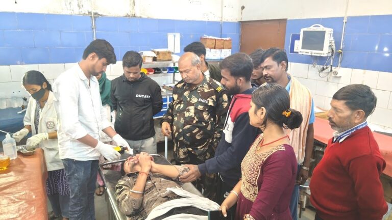 अंबा में दो बाइकों की हुई टक्कर, एक की हालत गंभीर