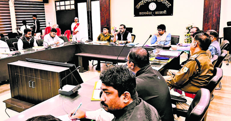 Seraikela Kharsawan News : चेकनाकाें पर लगेंगे सीसीटीवी, 24 घंटे दंडाधिकारी व पुलिस तैनात होंगे