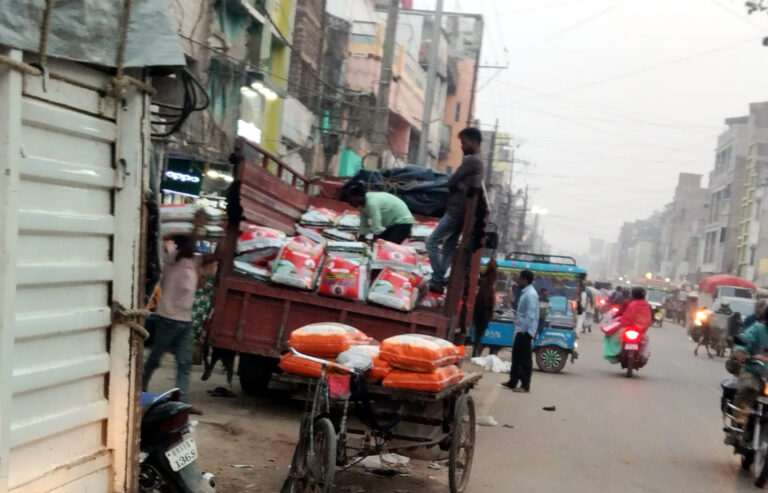 अतिक्रमण हटाओ अभियान के बाद भी बाजारों में सज रही दुकानें