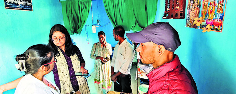 West Singhbhum News : गोइलकेरा में गैरकानूनी ढंग से चल रही थी पैथोलॉजी लैब, एसडीओ ने सील किया