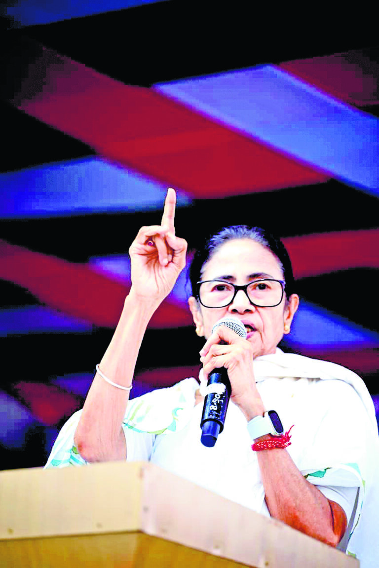 अगर भाजपा ने बंगाल में चोट पहुंचाने की कोशिश की, तो पूरे भारत में उसकी नींव हिला दूंगी : ममता