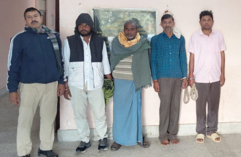 दो महिला तस्कर व चार शराबी गिरफ्तार
